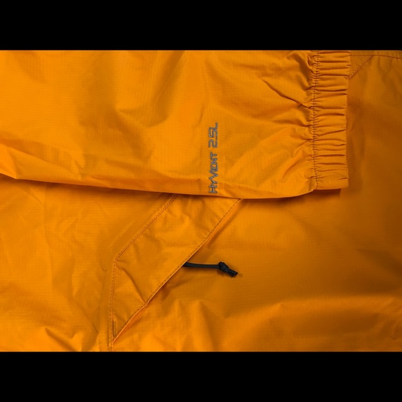 The North Face Hyvent 2.5L Hooded Jacket - Picture 5 of 8